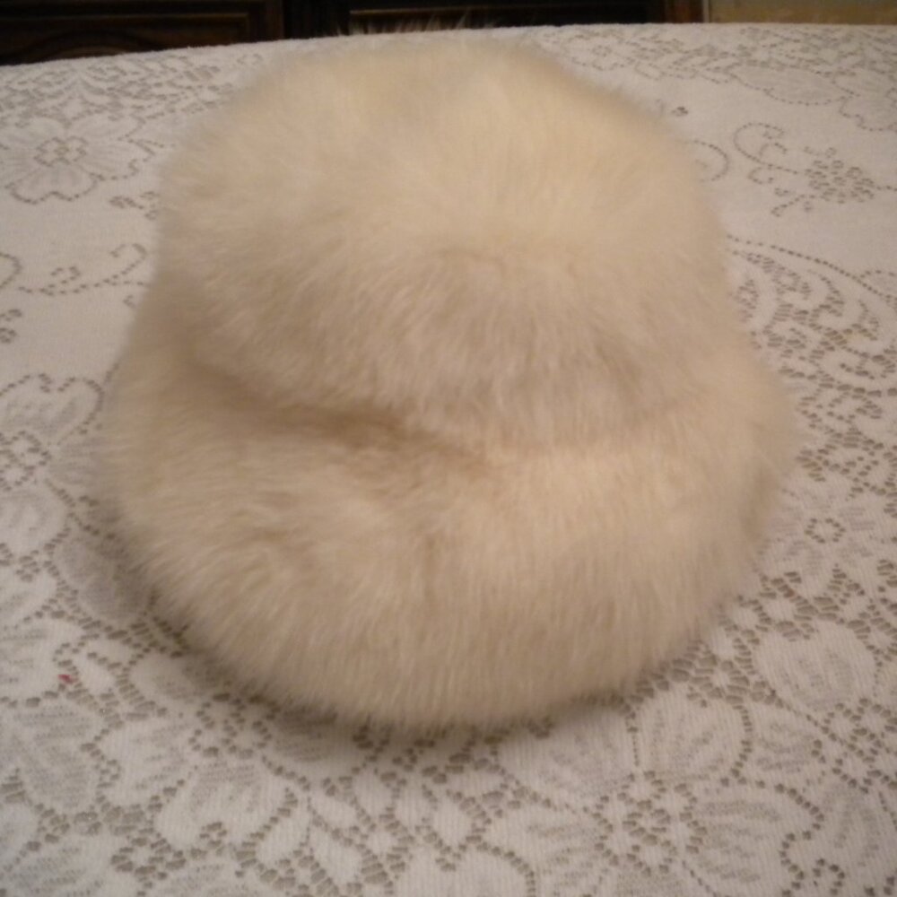 Vintage Bonwit Teller White Fur Hat - Picture 5 of 5